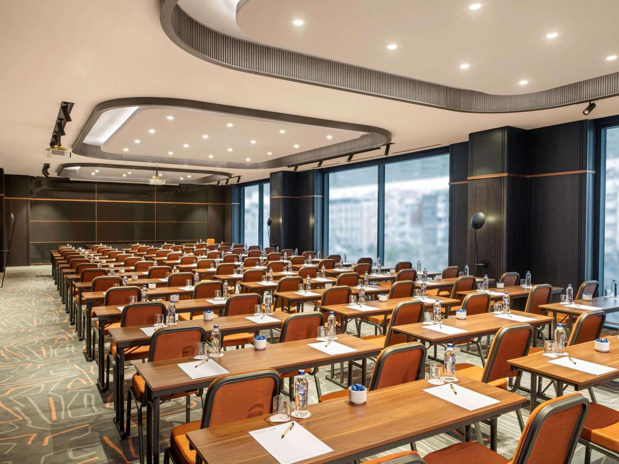 Moevenpick Hotel Istanbul Marmara Sea Exterior photo