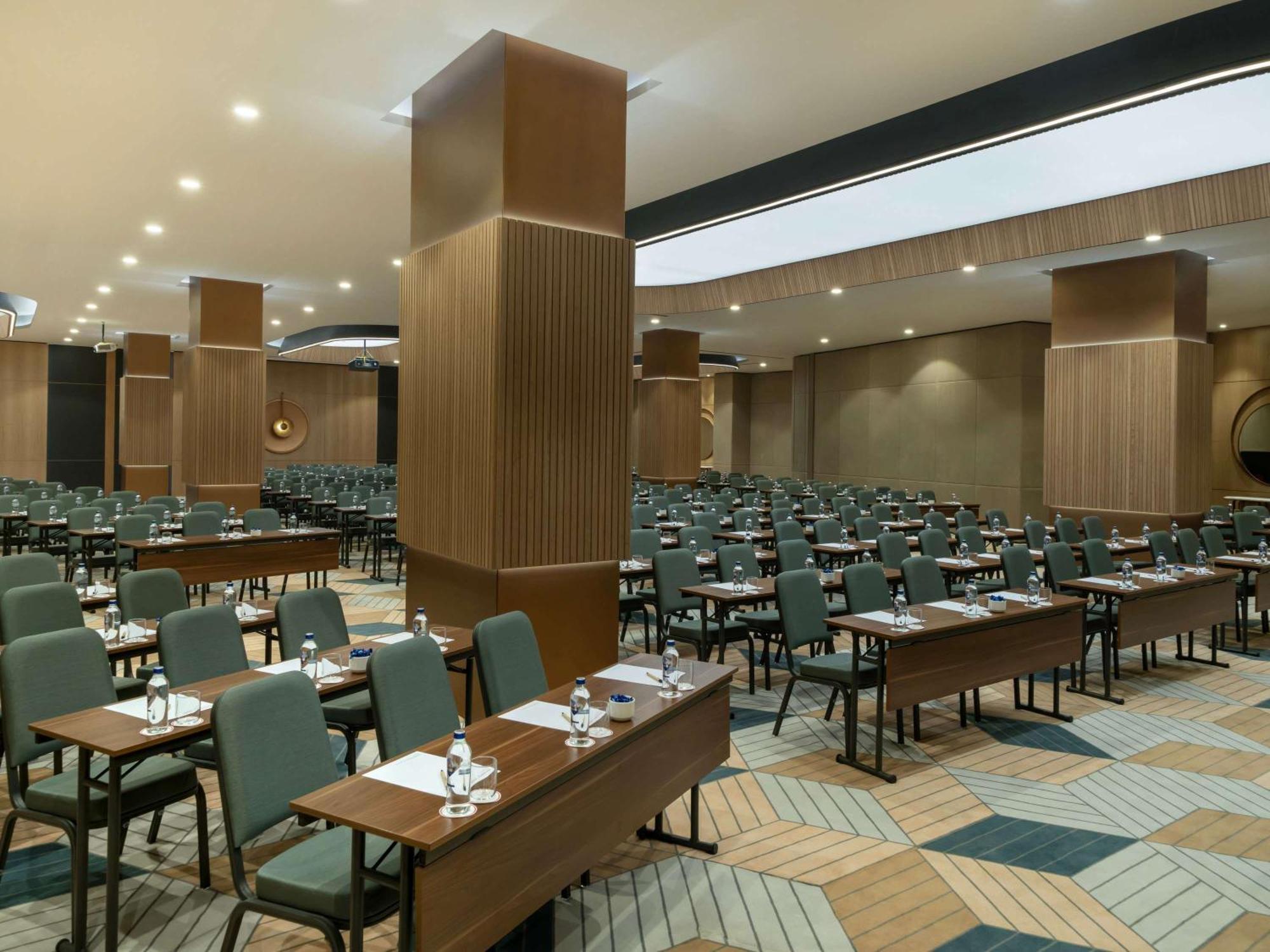 Moevenpick Hotel Istanbul Marmara Sea Exterior photo