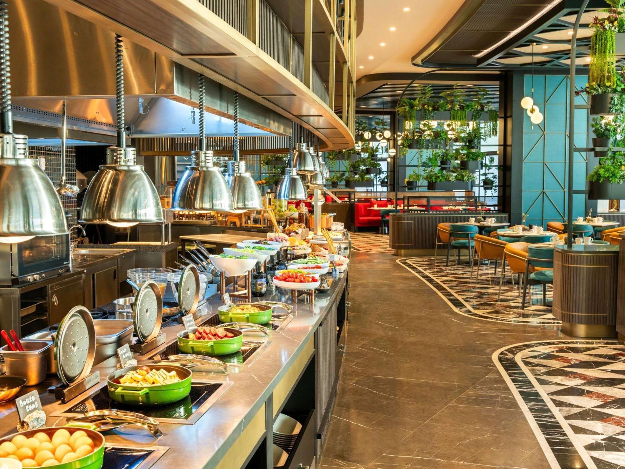 Moevenpick Hotel Istanbul Marmara Sea Exterior photo