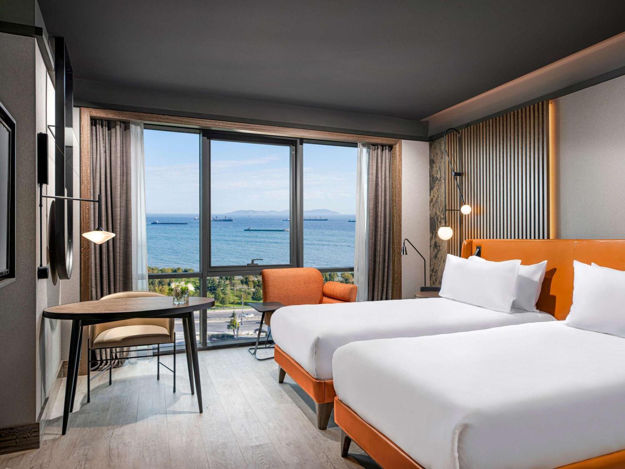 Moevenpick Hotel Istanbul Marmara Sea Exterior photo